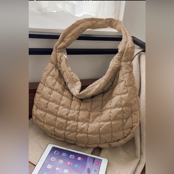 Cameron French Beige quilted purse - Picture 2 of 3